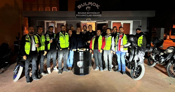 MOTOSİKLET SÜRÜCÜLERİNE 'GÜVENLİ SÜRÜŞ' EĞİTİMİ