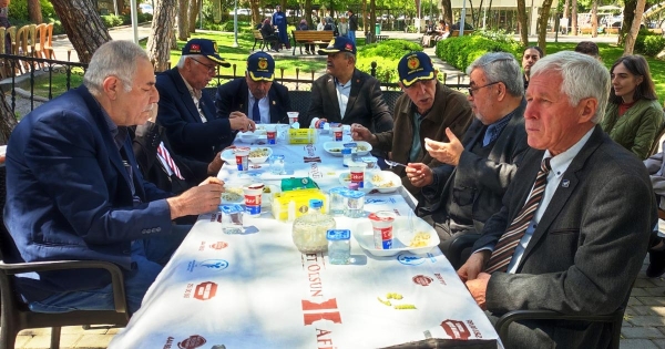 ŞEHİT VE GAZİLER İÇİN 2 BİN KİŞİLİK PİLAV HAYRI