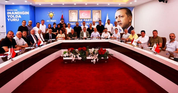 AK PARTİ’DE İSTİŞARE VE DEĞERLENDİRME TOPLANTISI