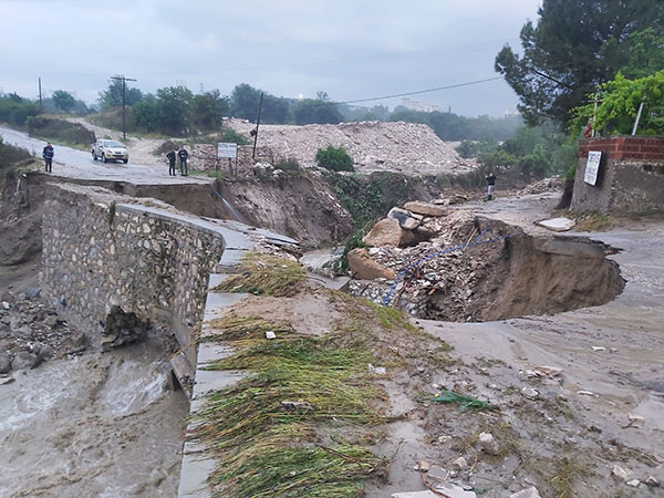 KAMYONU YUTAN YOL, 4 GÜN SONRA YENİDEN ÇÖKTÜ  