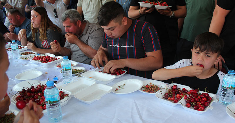 kiraz yeme yarışması