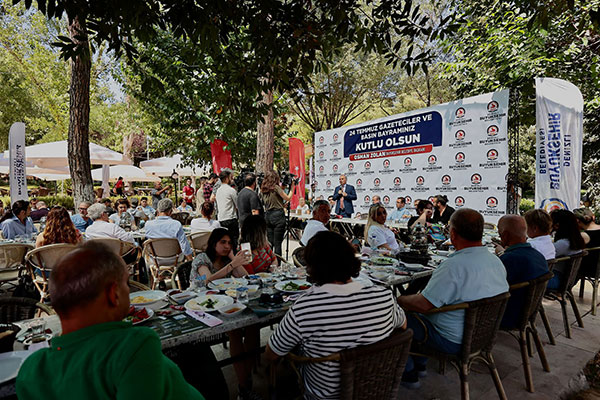 BAŞKAN ZOLAN BASIN ÇALIŞANLARI İLE BULUŞTU