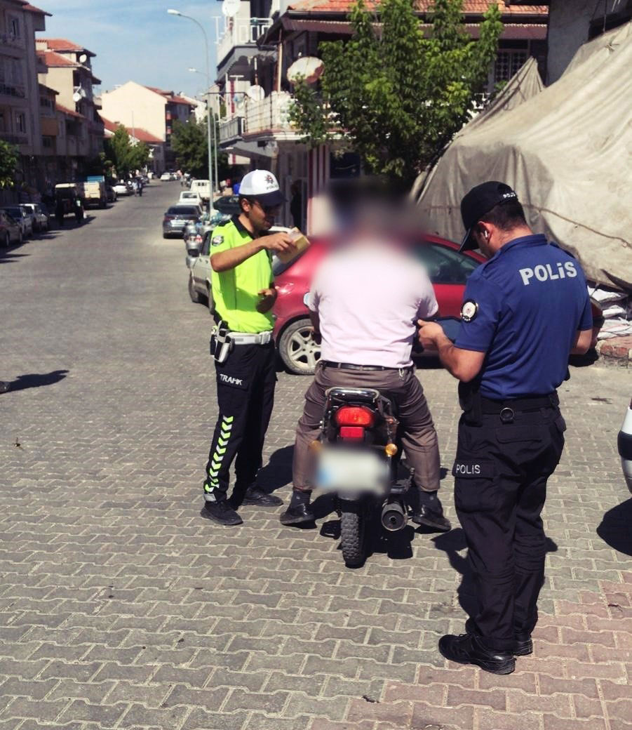 AFYONKARAHİSAR’DA 17 MOTOSİKLET TRAFİKTEN MEN EDİLDİ