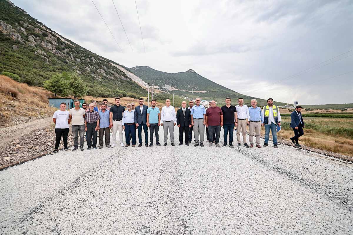 BÜYÜKŞEHİR'İN ASFALT SEFERBERLİĞİ SÜRÜYOR