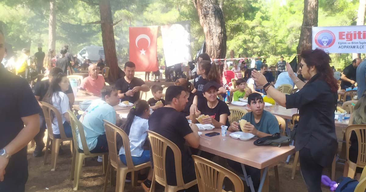 EĞİTİM İŞ ÜYELERİ PİKNİKTE BULUŞTU