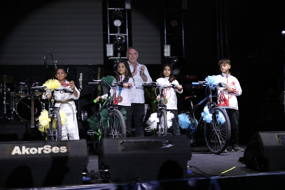 GERMENCİK, İNCİR FESTİVALİNDE EĞLENCEYE DOYDU