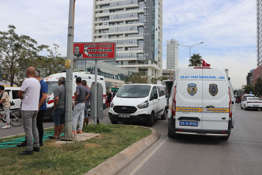 İZMİR'DE ADLİYE ÖNÜNDE SİLAHLI ÇATIŞMA: 1 ÖLÜ, 3 YARALI