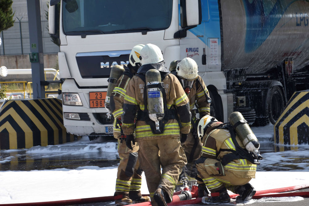 İZMİR’DEKİ DOLUM TESİSİNDE NEFESLERİ KESEN TATBİKAT