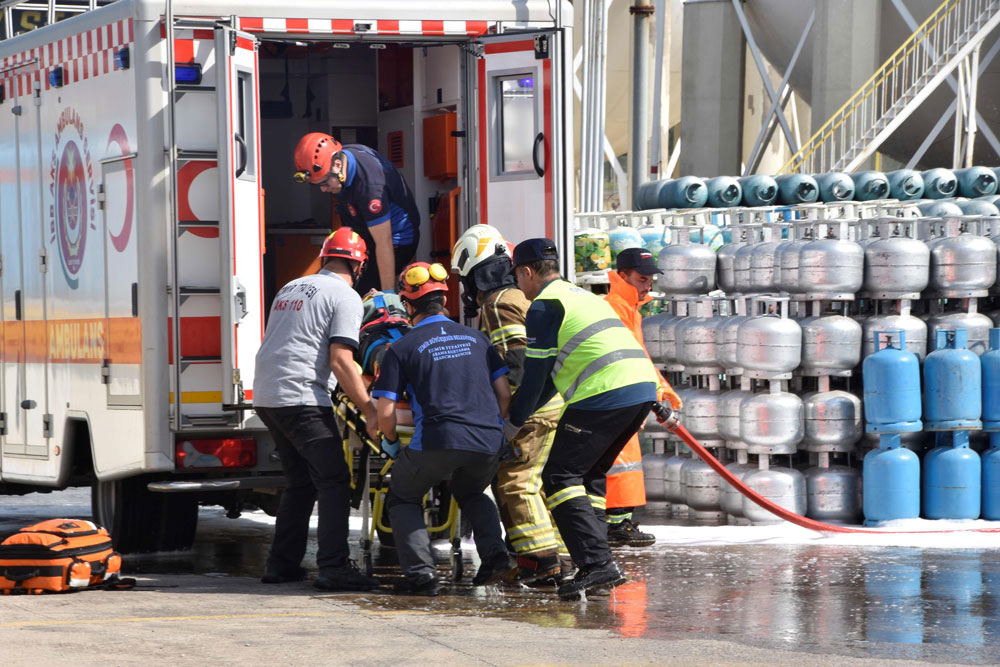 İZMİR’DEKİ DOLUM TESİSİNDE NEFESLERİ KESEN TATBİKAT