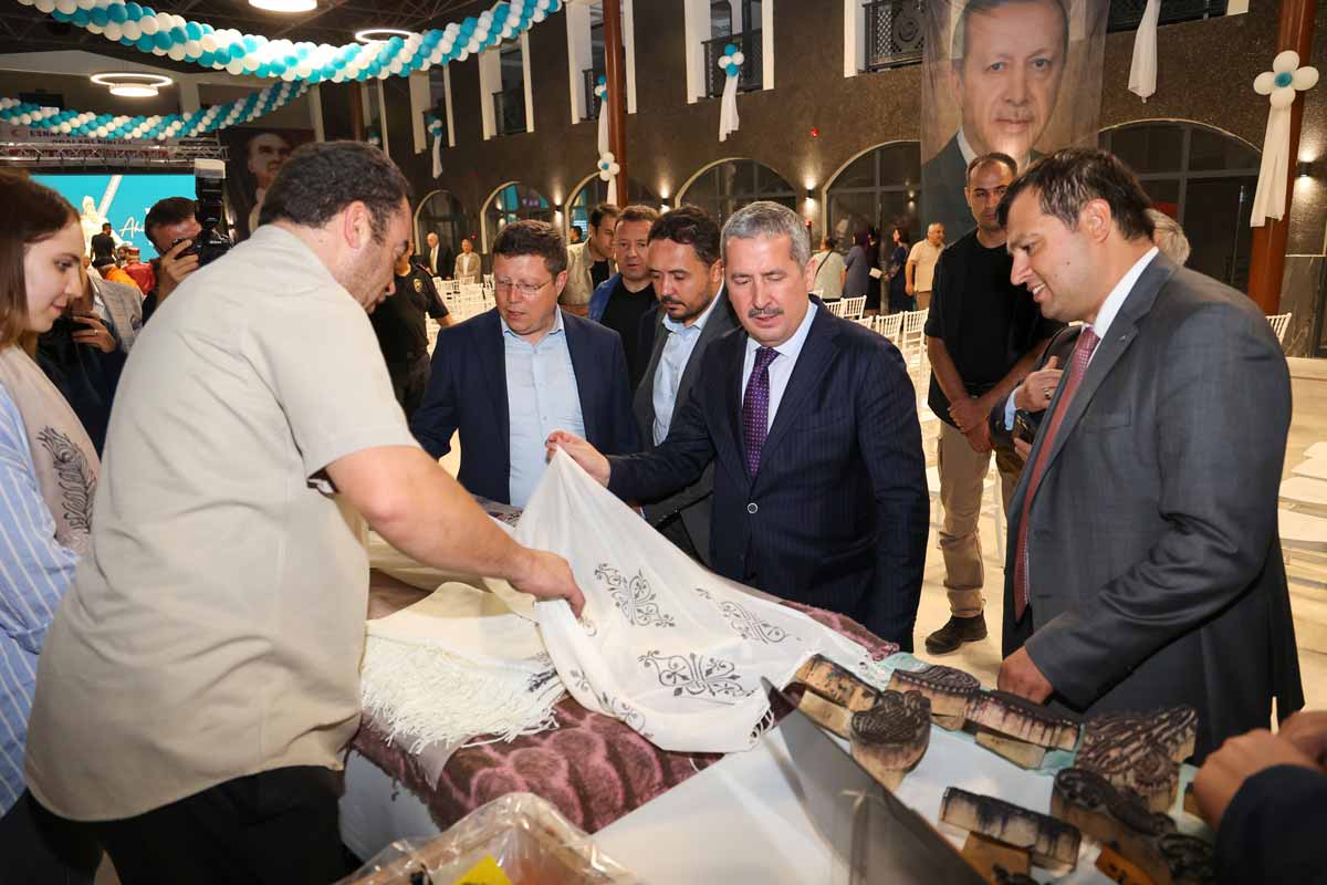 SÖZÜ VERİLEN TİCARET MERKEZİ UŞAKLILARLA BULUŞTU 