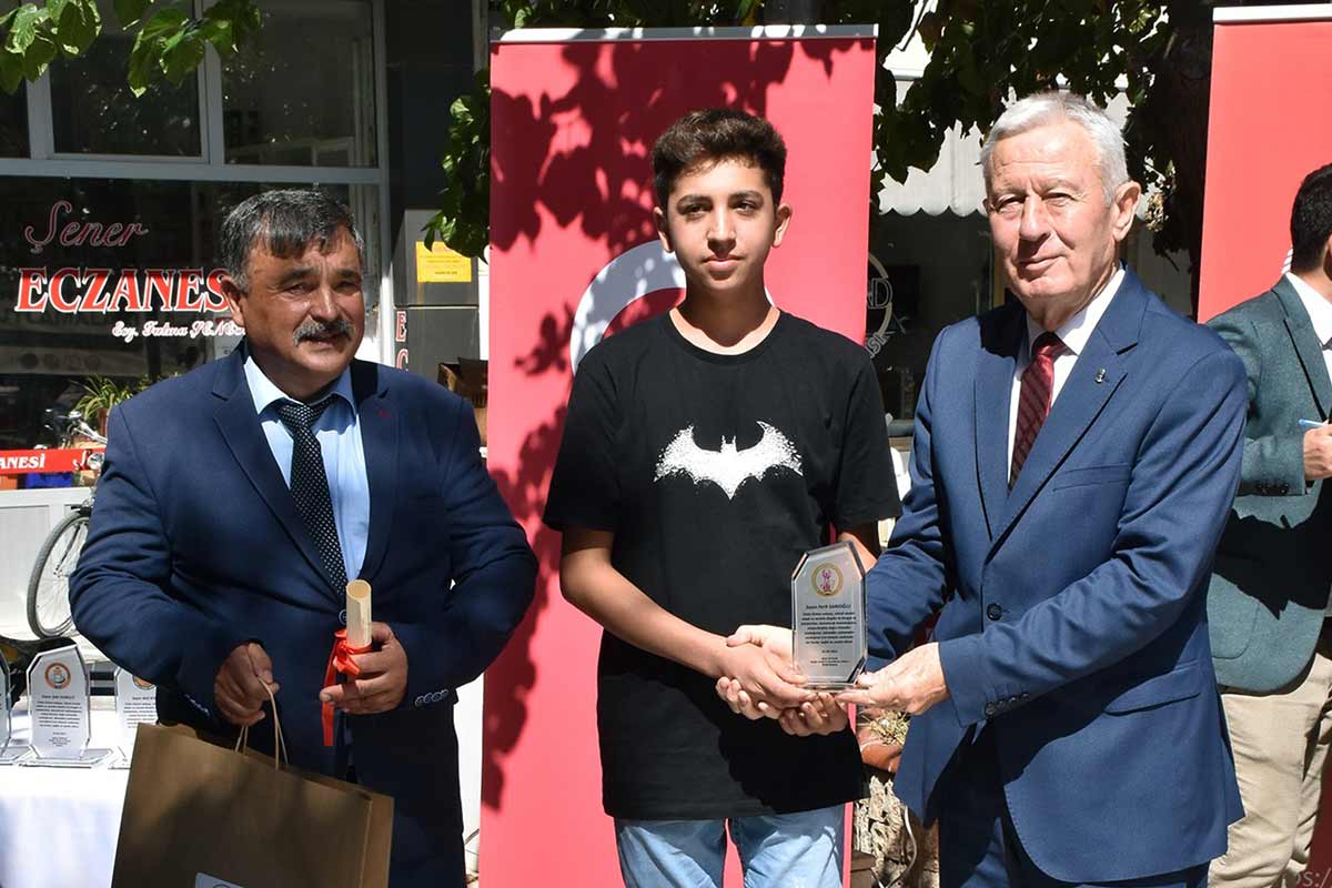 ULA’DA YILIN AHİSİNE KAFTAN  