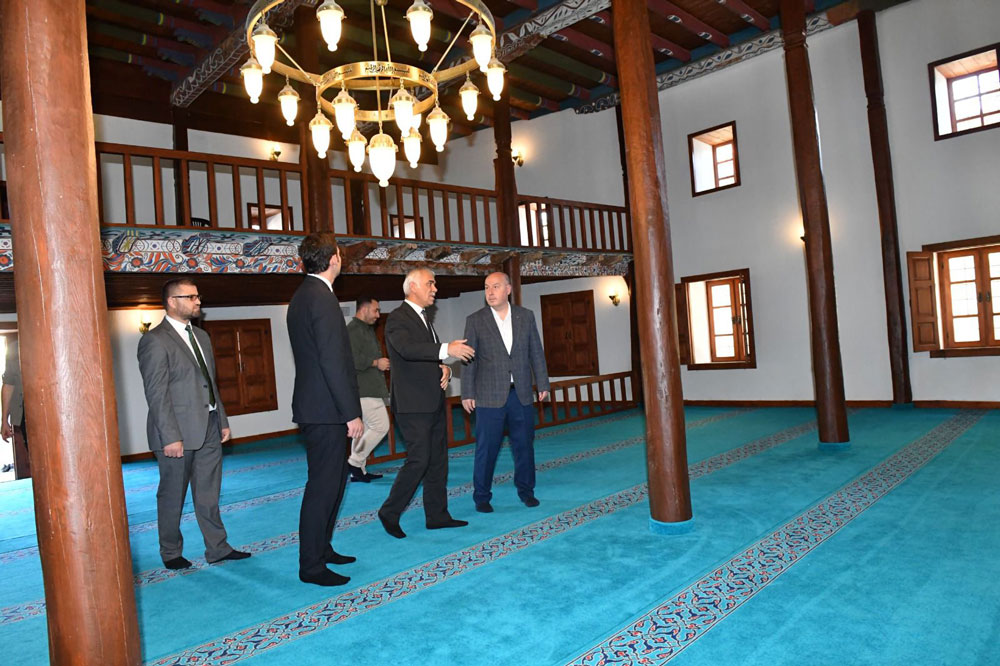 VALİ COŞKUN İLÇE GEZİLERİNE DEVAM EDİYOR