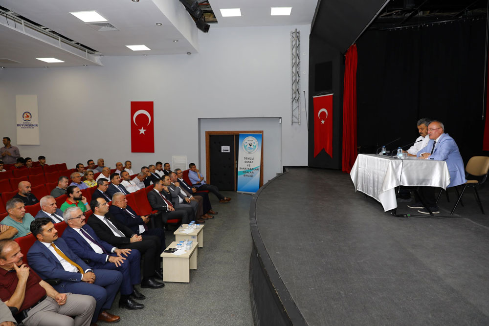 VALİ VE BAŞKAN DEMİR DÖVDÜ, KEŞKEK DAĞITTI