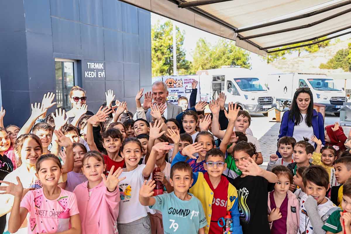 4 EKİM’İ ÇOCUKLARLA BİRLİKTE KUTLADI