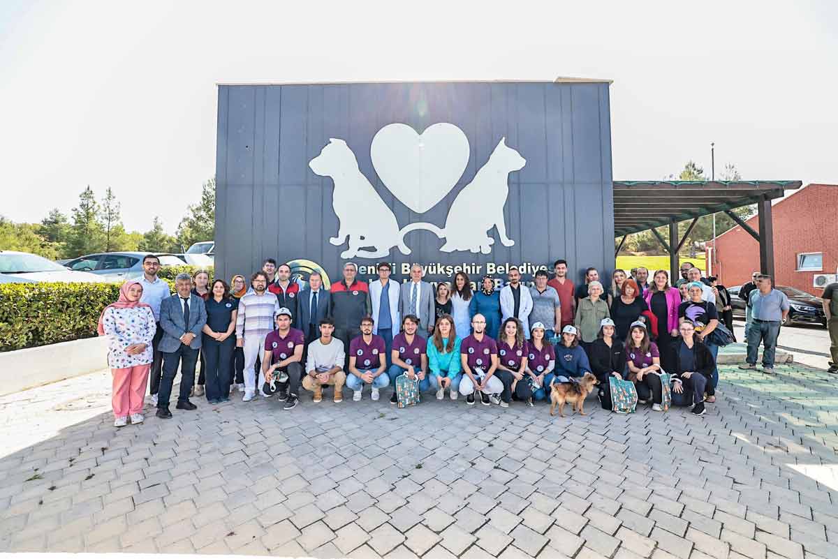 4 EKİM’İ ÇOCUKLARLA BİRLİKTE KUTLADI