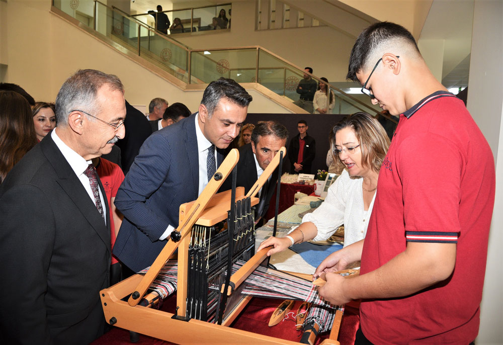 CUMHURİYETİN 100. YILI MESLEKİ EĞİTİM SERGİSİ AÇILDI