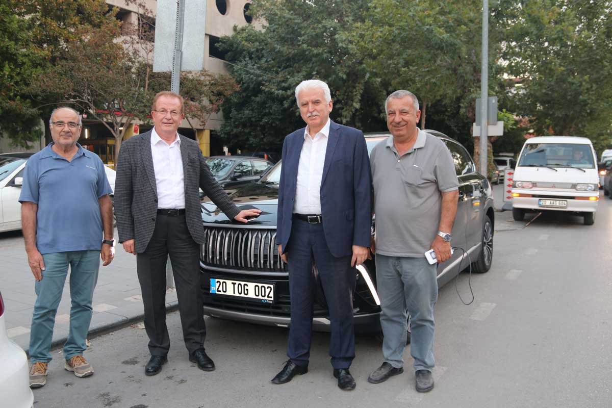 DENİZLİ TİCARET BORSASI, TOGG'U TESLİM ALDI