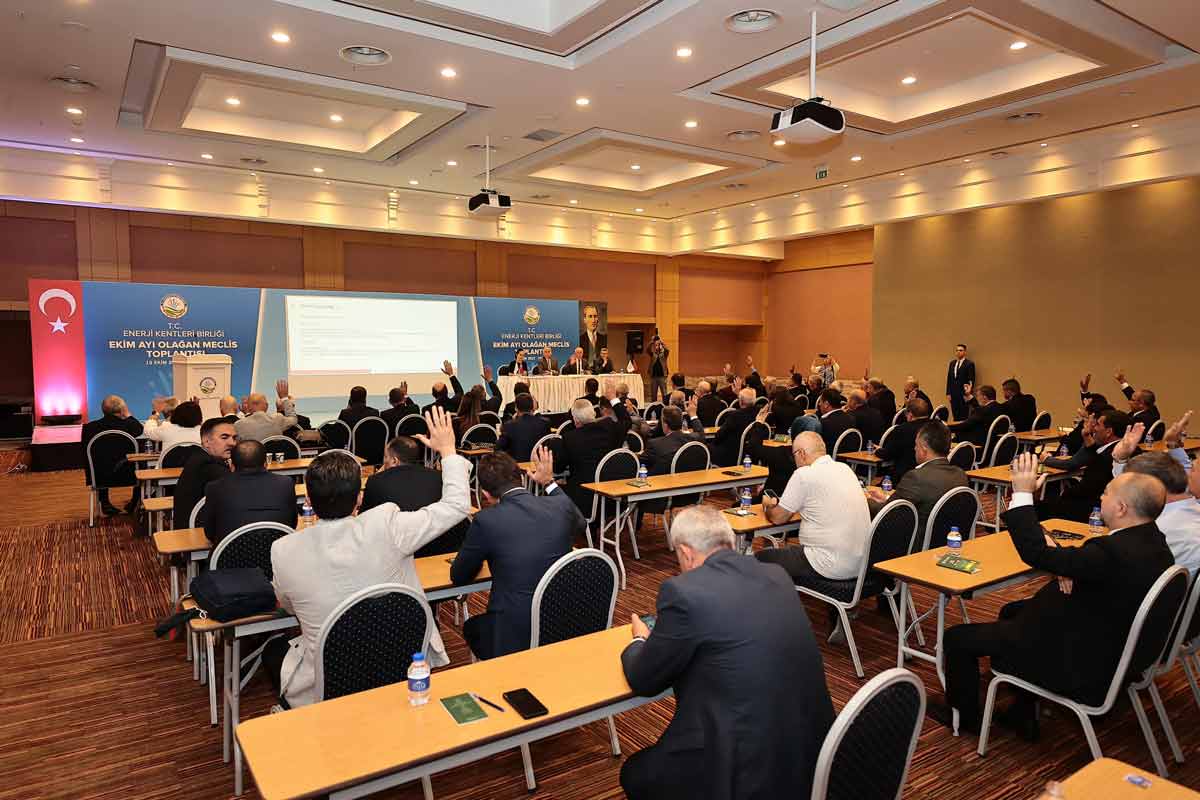 ENERJİ KENTLER BİRLİĞİ ZOLAN BAŞKANLIĞINDA TOPLANDI