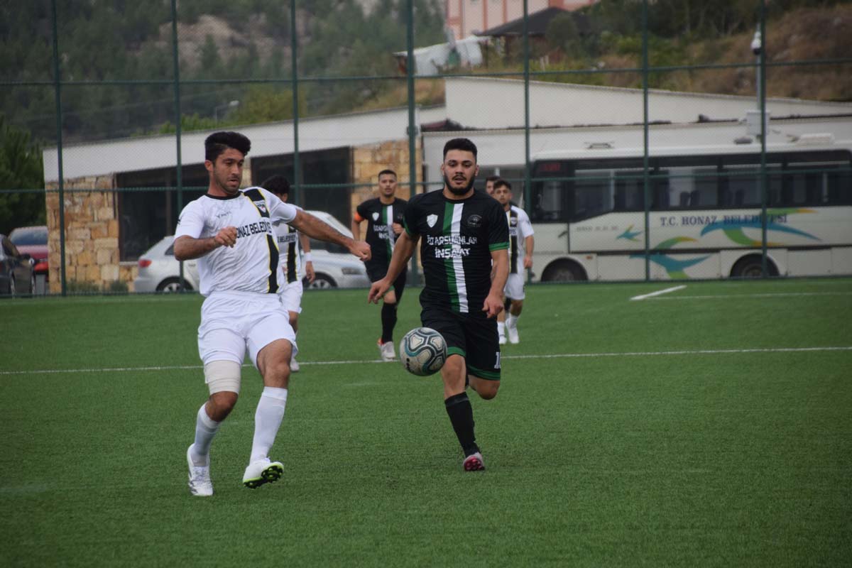 HONAZSPOR FARKLI KAZANDI