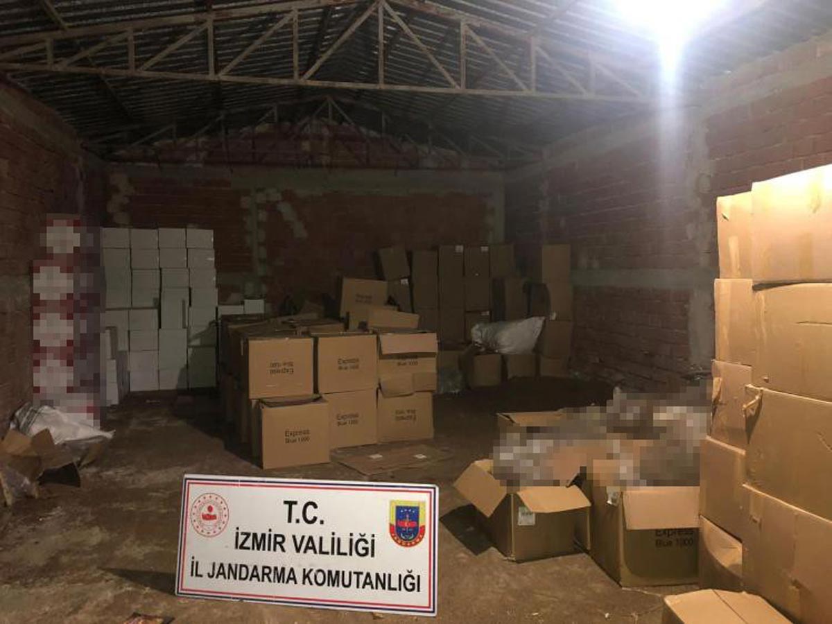 İZMİR'DEKİ UYUŞTURUCU OPERASYONLARINA 65 GÖZALTI