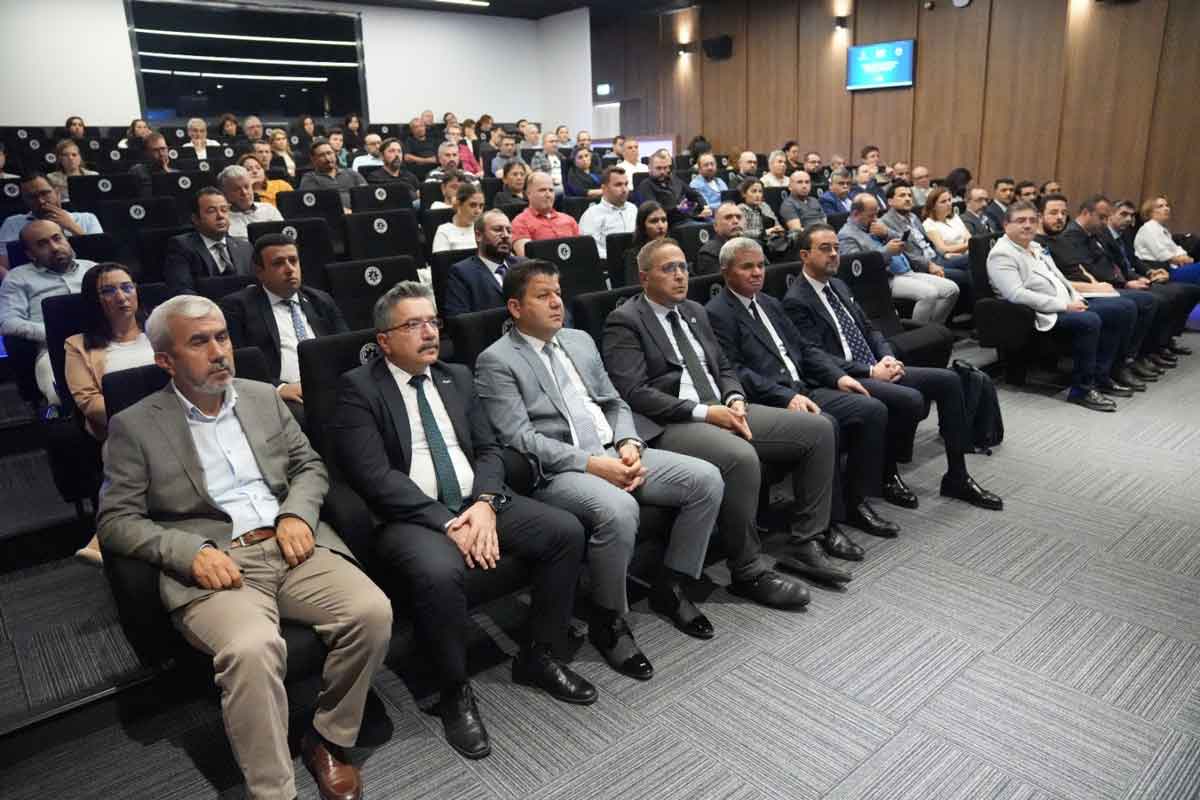 KOSGEB’DEN MODEL FABRİKA UYGULAMALARI BİLGİLENDİRME TOPLANTISI
