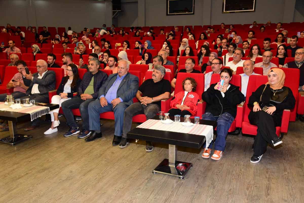 MANİSA'DA AŞIKLAR HÜNERLERİNİ SERGİLEDİ