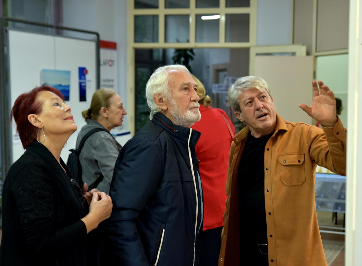 MAVİ SERGİ AÇILDI