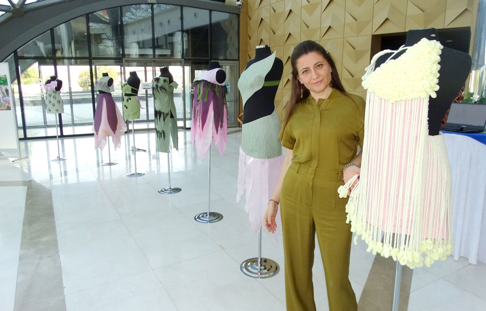 MODADA “KAKTÜS ÇİÇEĞİ” ESİNTİSİ