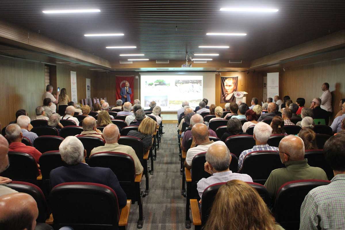 PAÜ’LÜ AKADEMİSYENE KÜLTÜREL MİRASA KATKI ÖDÜLÜ