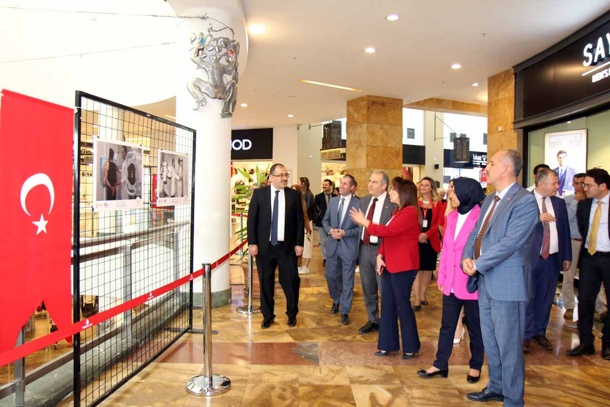 SAĞLIK MÜDÜRLÜĞÜ’NDEN 100. YIL FOTOĞRAF SERGİSİ