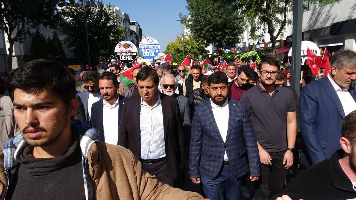 UŞAK’TA FİLİSTİN’E DESTEK YÜRÜYÜŞÜ  