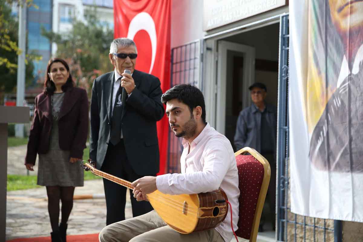 AKTİF YAŞ ALMA MERKEZİ'NDE ÖĞRETMENLER GÜNÜNE ÖZEL KUTLAMA