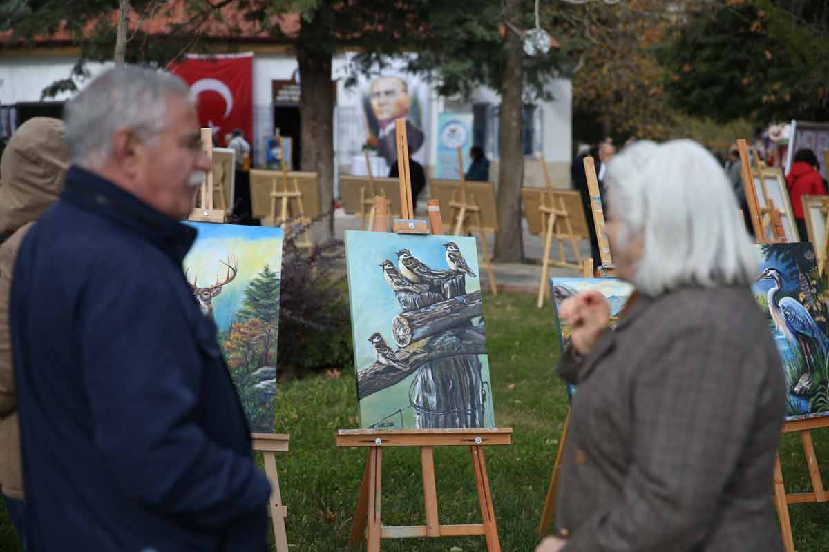 AKTİF YAŞ ALMA MERKEZİ’NDE RESİM SERGİSİNE YOĞUN İLGİ