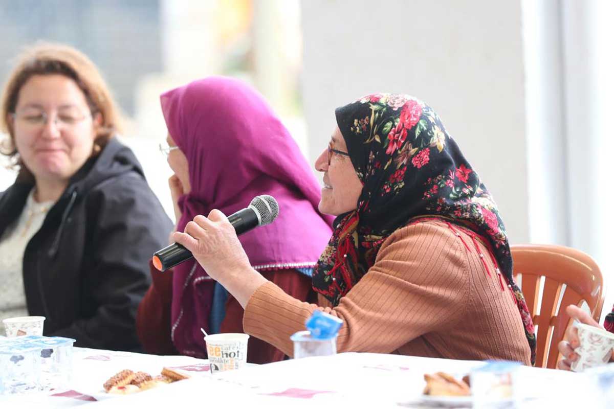 KADIN KURSİYERLERLE BULUŞTU