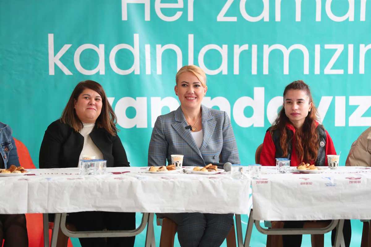 KADIN KURSİYERLERLE BULUŞTU