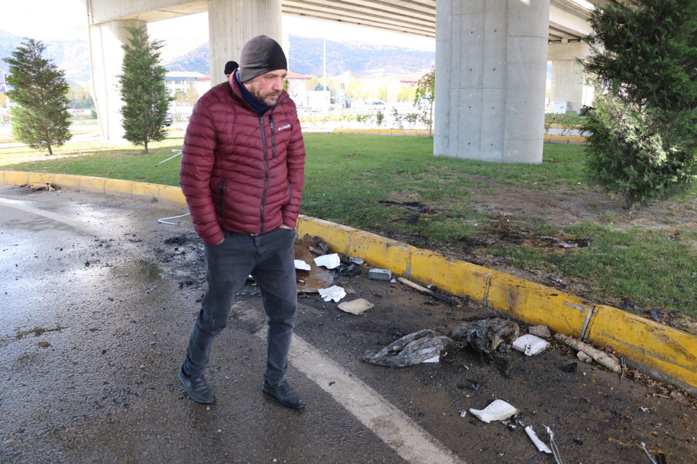 BEYAZ EŞYA YÜKLÜ KAMYONETTE YANGIN ÇIKTI