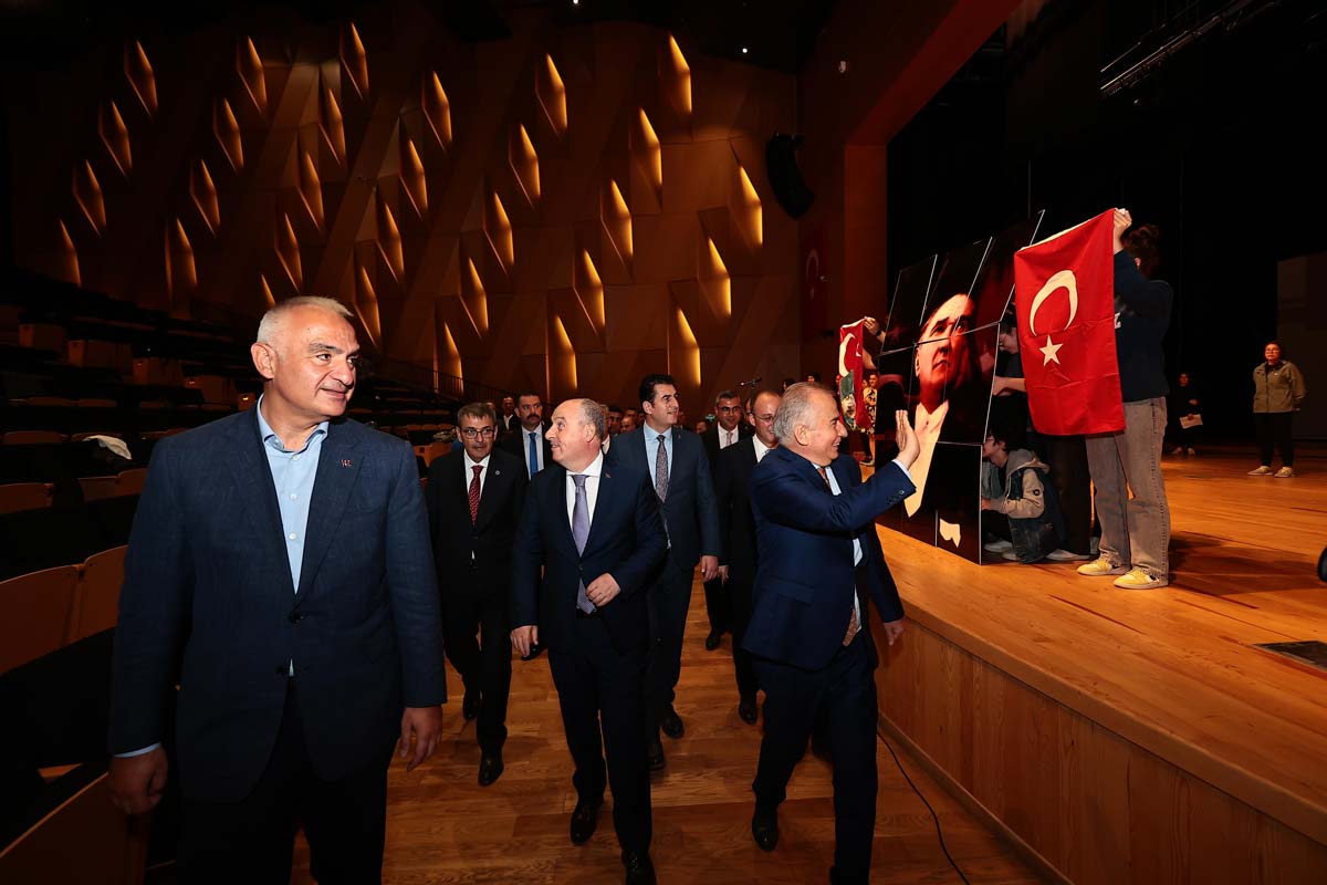 BİLİM, KÜLTÜR VE SANAT MERKEZİNE TAM NOT