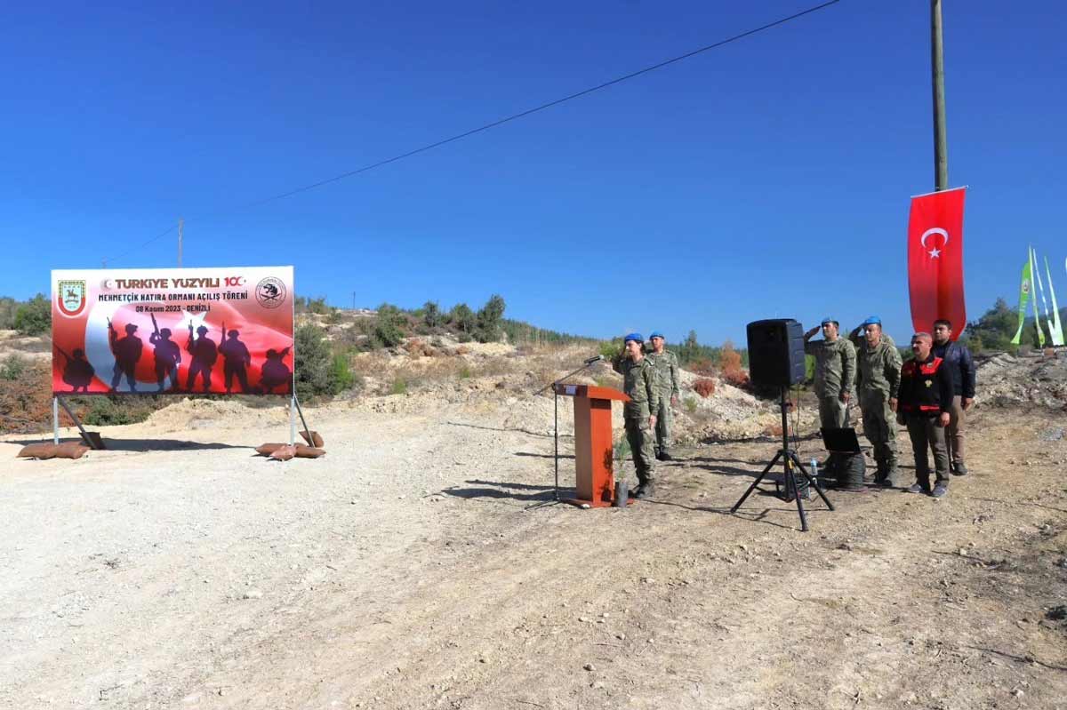 DENİZLİ’DE BİNLERCE FİDAN TOPRAKLA BULUŞTU