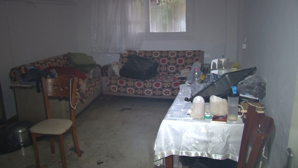 İZMİR’DE VATANDAŞLAR NORMALE DÖNMEYE ÇALIŞIYOR