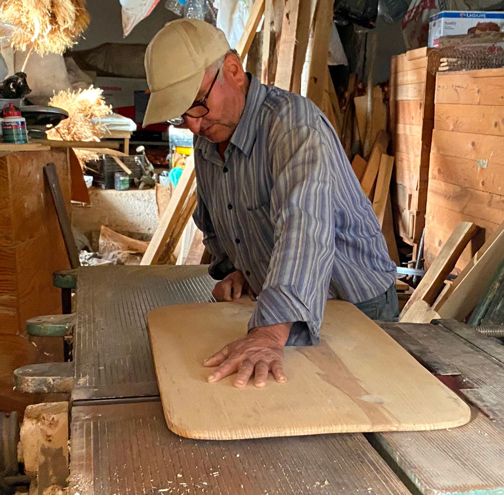 KADINLAR EKMEK TAHTASI BULMAKTA ZORLANIYOR