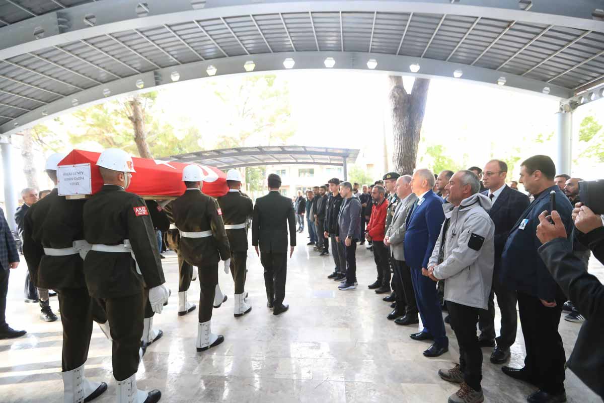 KIBRIS GAZİSİ SON YOLCULUĞUNA UĞUNLANDI