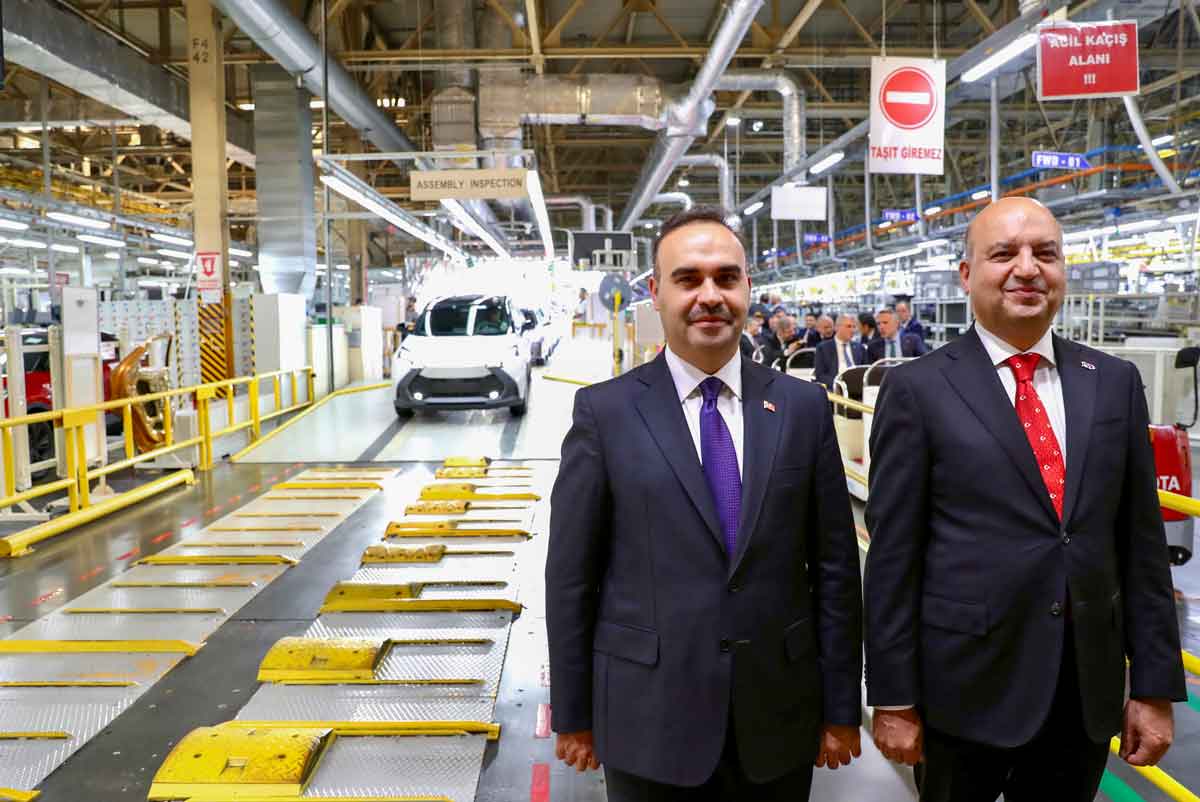 ŞARJ EDİLEBİLİR HİBRİT OTOMOBİL ÜRETİLDİ