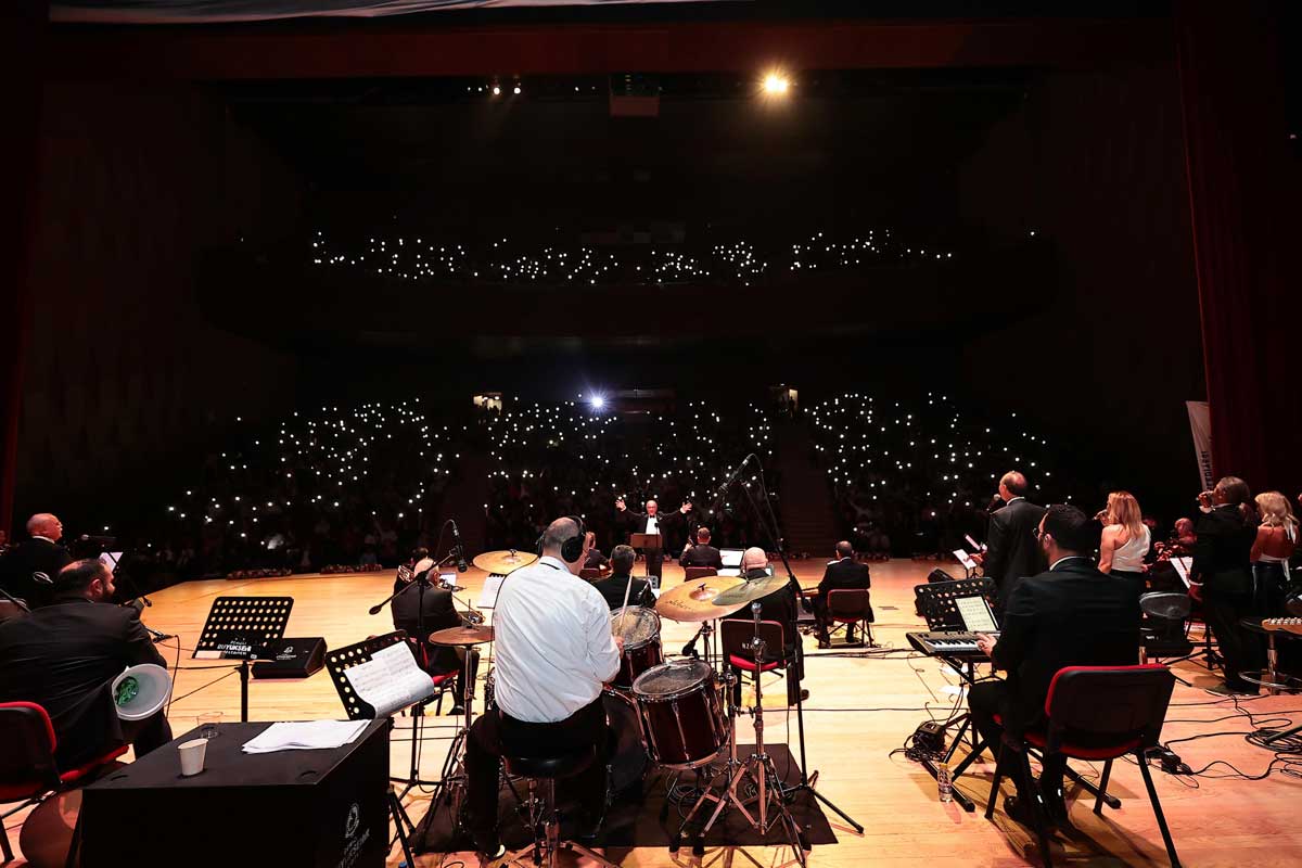 TÜRKİYE ORKESTRASI ATA’NIN SEVDİĞİ ŞARKILARI ÇALDI