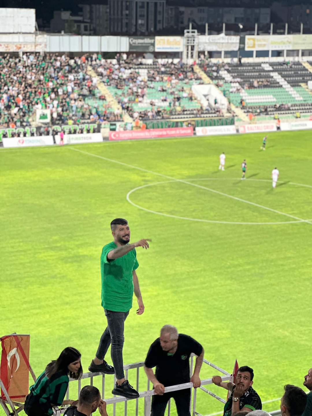 ‘SİZDEN DAHA KÖTÜSÜ GELMEZ’