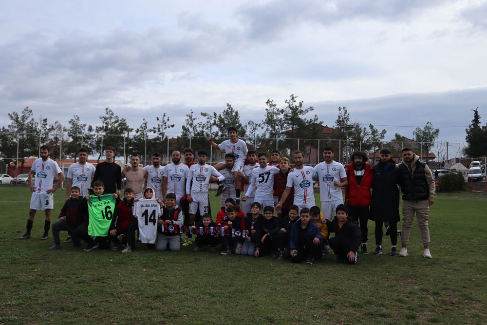 ÇAL BELEDİYESPOR, ACIPAYAM’A GEÇİT VERMEDİ: 4-1