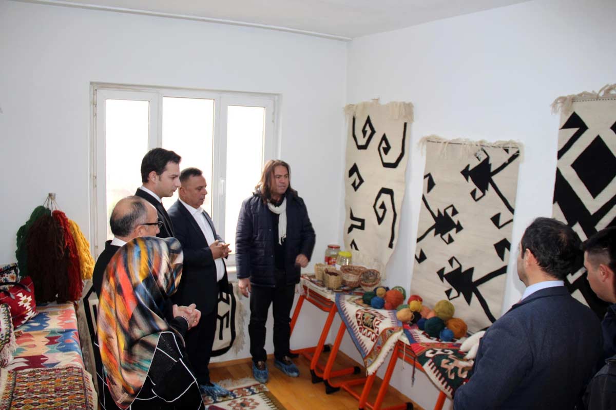 GELENEKSEL MOTİFLER LONDRA’DA ALICI BULDU