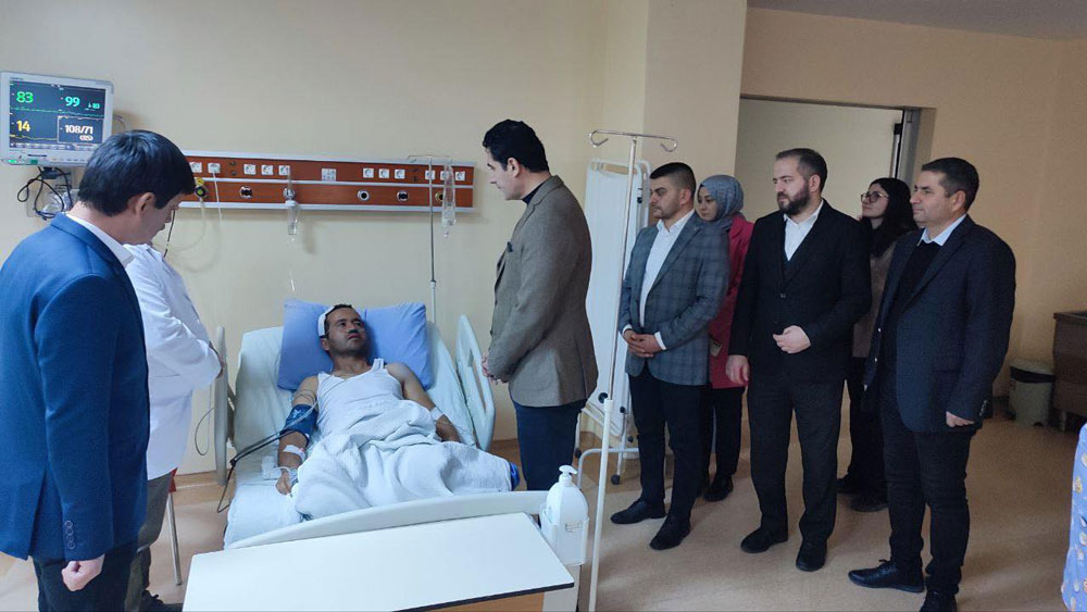 GÖÇÜKTEN SAĞ KURTULAN MADENCİYİ ZİYARET ETTİ