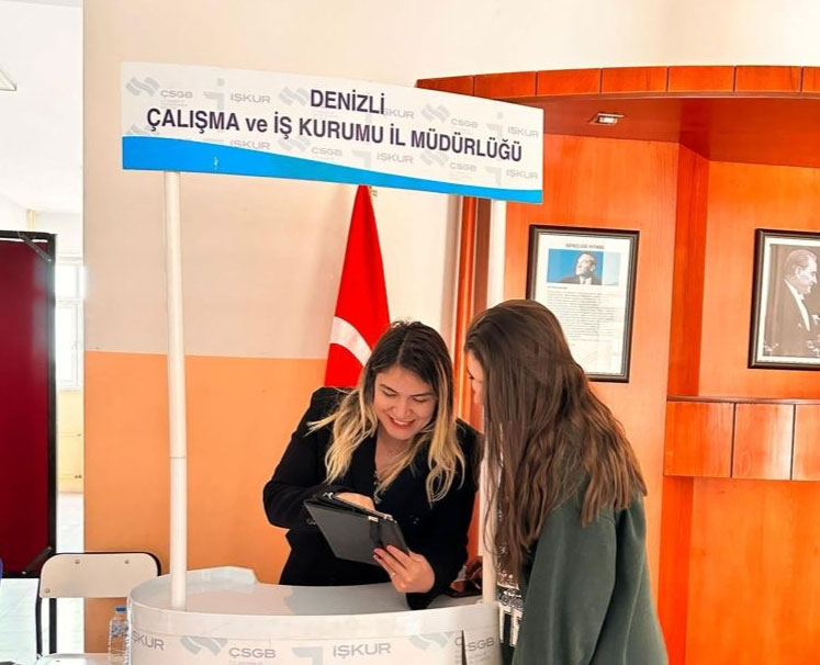 İŞKURUN FAALİYETLERİ HALKLA BULUŞUYOR