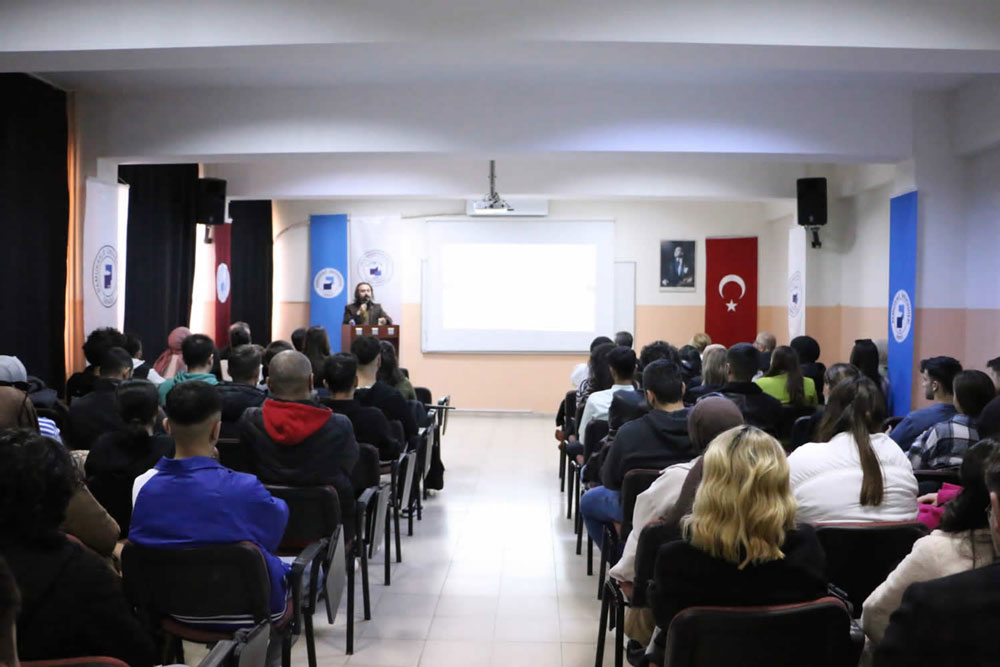 KAMU PERSONELI OLMA BİLİNCİNİ ANLATTI