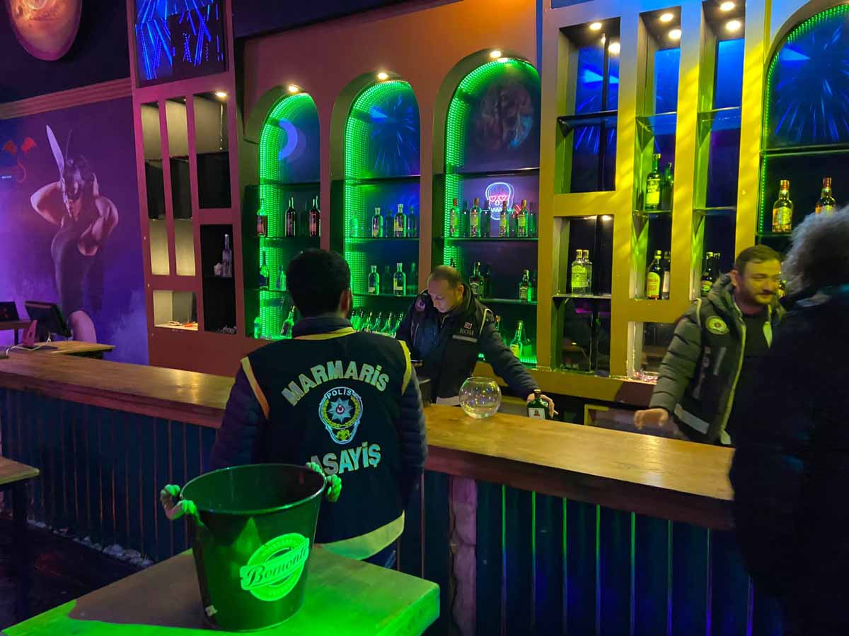 MARMARİS'TE YENİ YIL ÖNCESİ EĞLENCE MEKANLARINDA ALKOL DENETİMİ